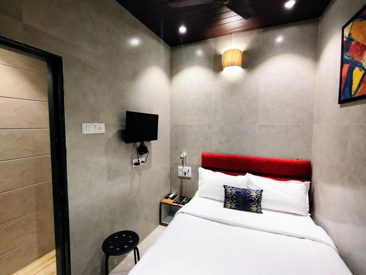 Hotel Eros - Near Airport T2 Mumbai Exterior photo